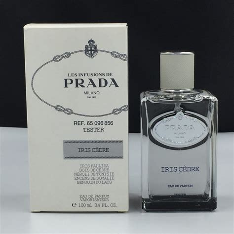 prada queen iris cedre.